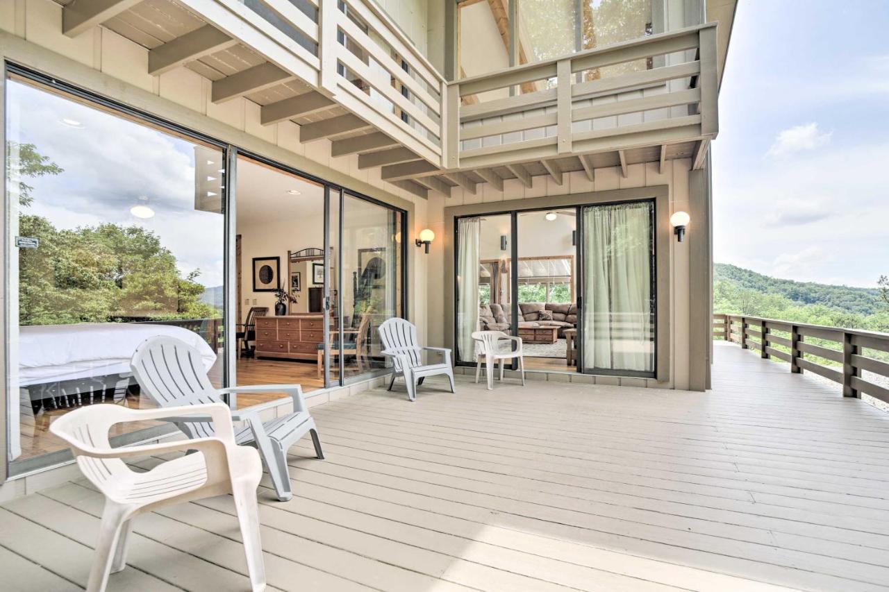 Vibrant Bryson City Home With Mtn Views And Deck! Esterno foto