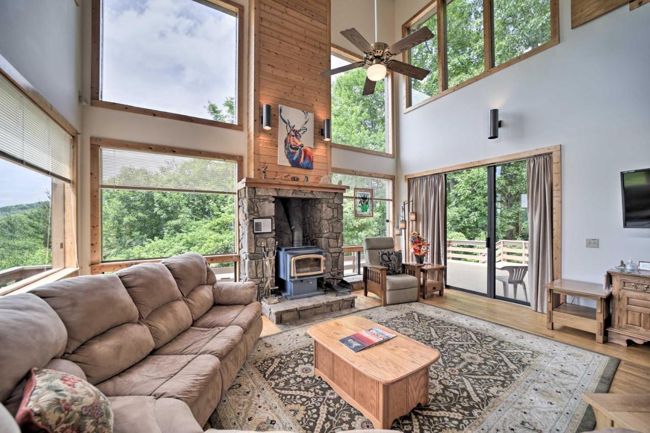 Vibrant Bryson City Home With Mtn Views And Deck! Esterno foto