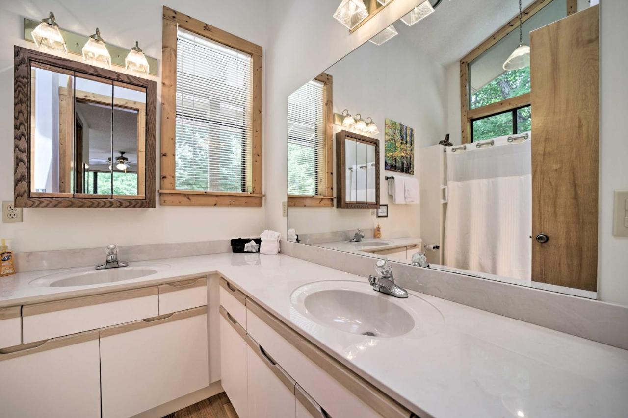 Vibrant Bryson City Home With Mtn Views And Deck! Esterno foto
